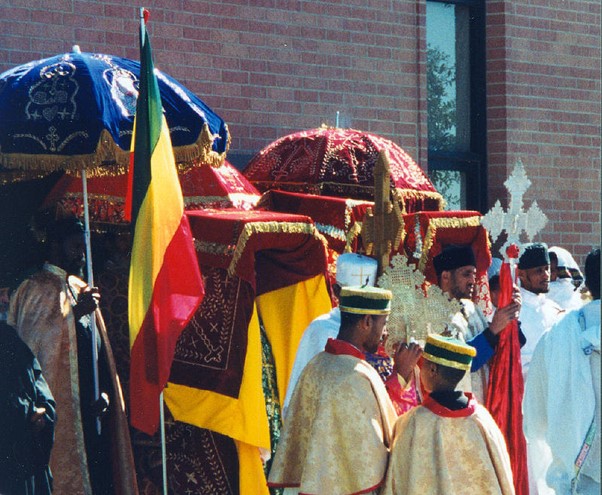 umbrellas-religious-ceremonies-02-oriental-orthodox